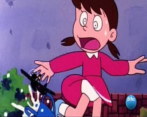 Fotograma de Shizuka en televisión, encuadre seguro